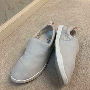 Vionic Beach Canvas slip on